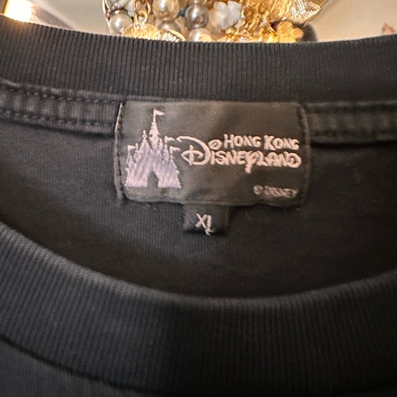 Disneyland Hong Kong tee shirt - Picture 3 of 7